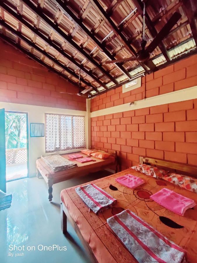 Surya Guest House جوكارنا المظهر الخارجي الصورة